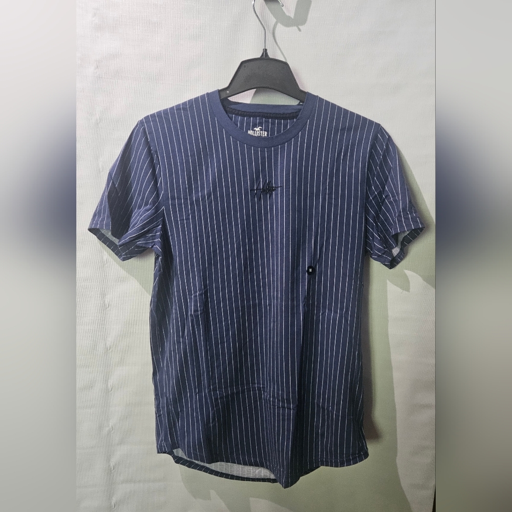 Curved hem striped crewneck tee shirt